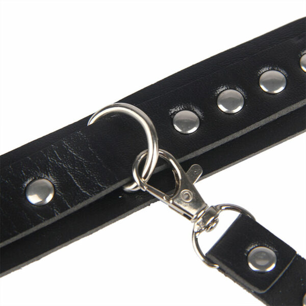 MENOTTES AVEC CEINTURE DE BONDAGE NOIRE – Image 7